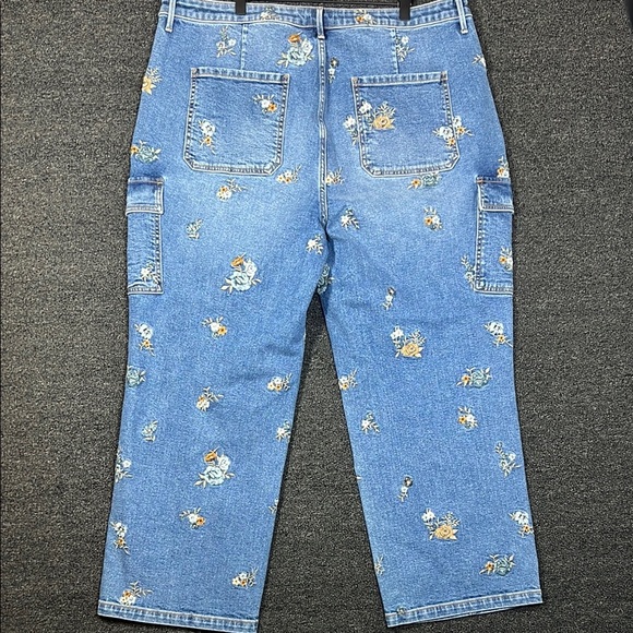 Driftwood Embroidered Cargo Straight Jeans, Womens Plus Size 20 - Picture 8 of 9
